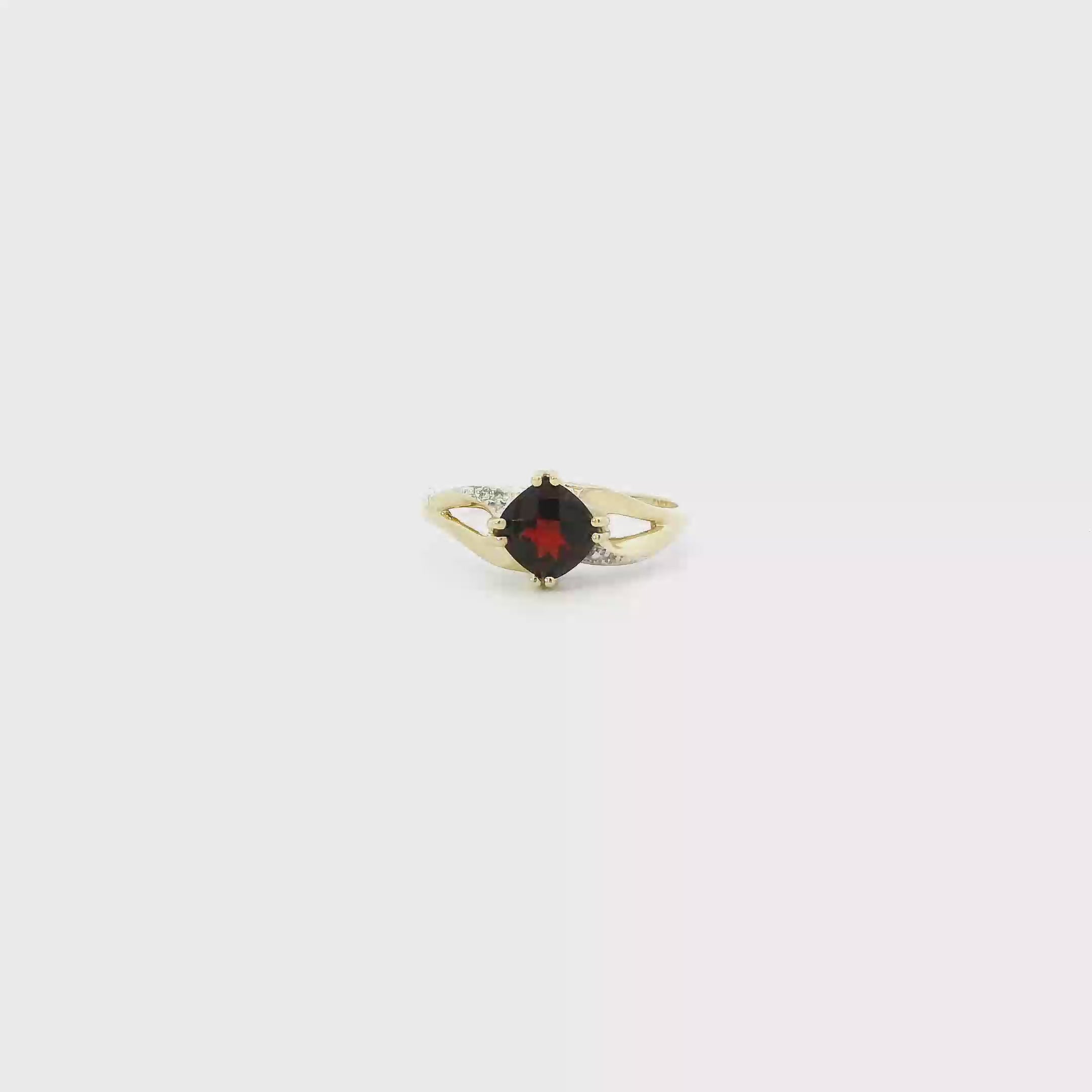 10K Yellow Gold Garnet Womens Ring