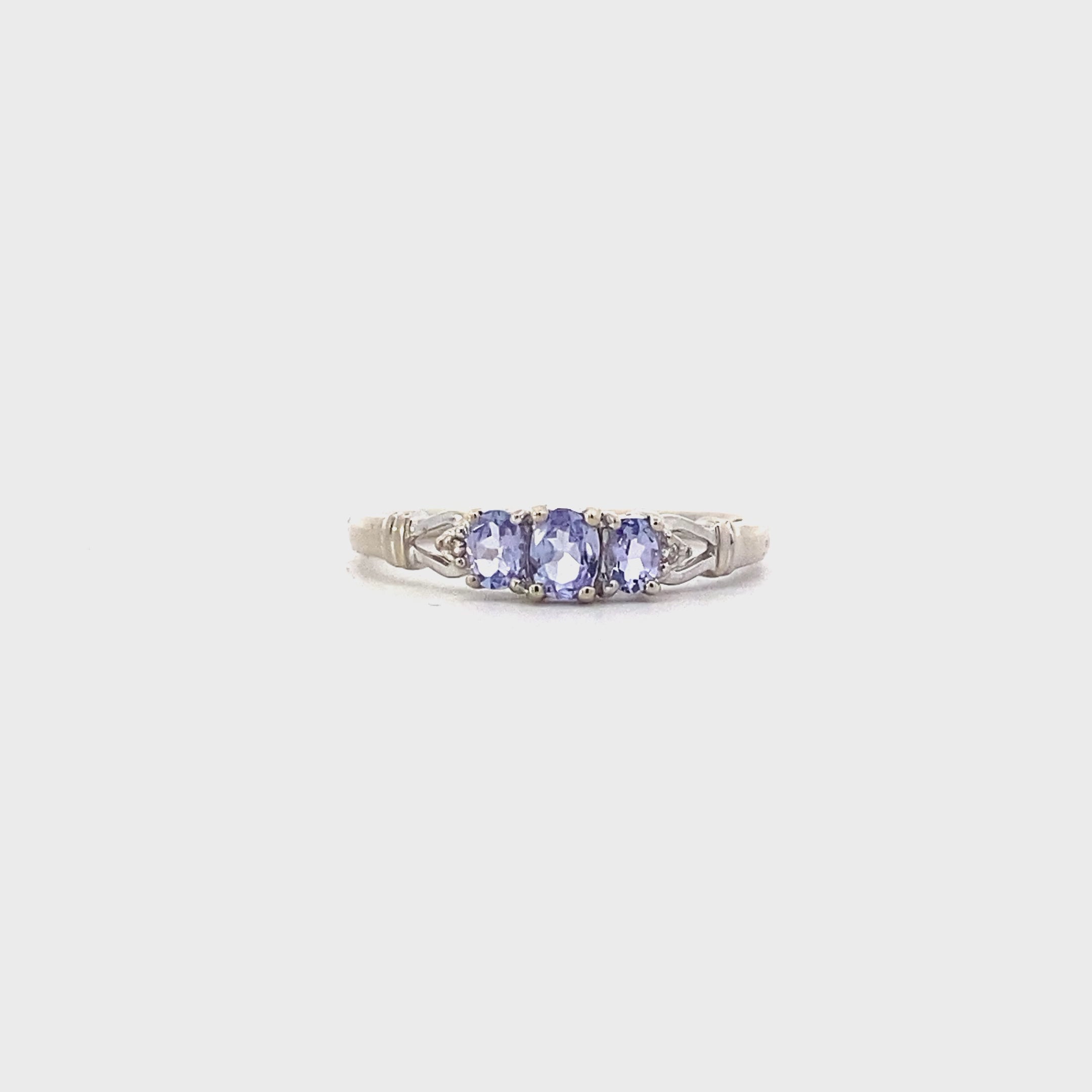 14K White Gold Diamond & Tanzanite Women's Ring - 0.05ct