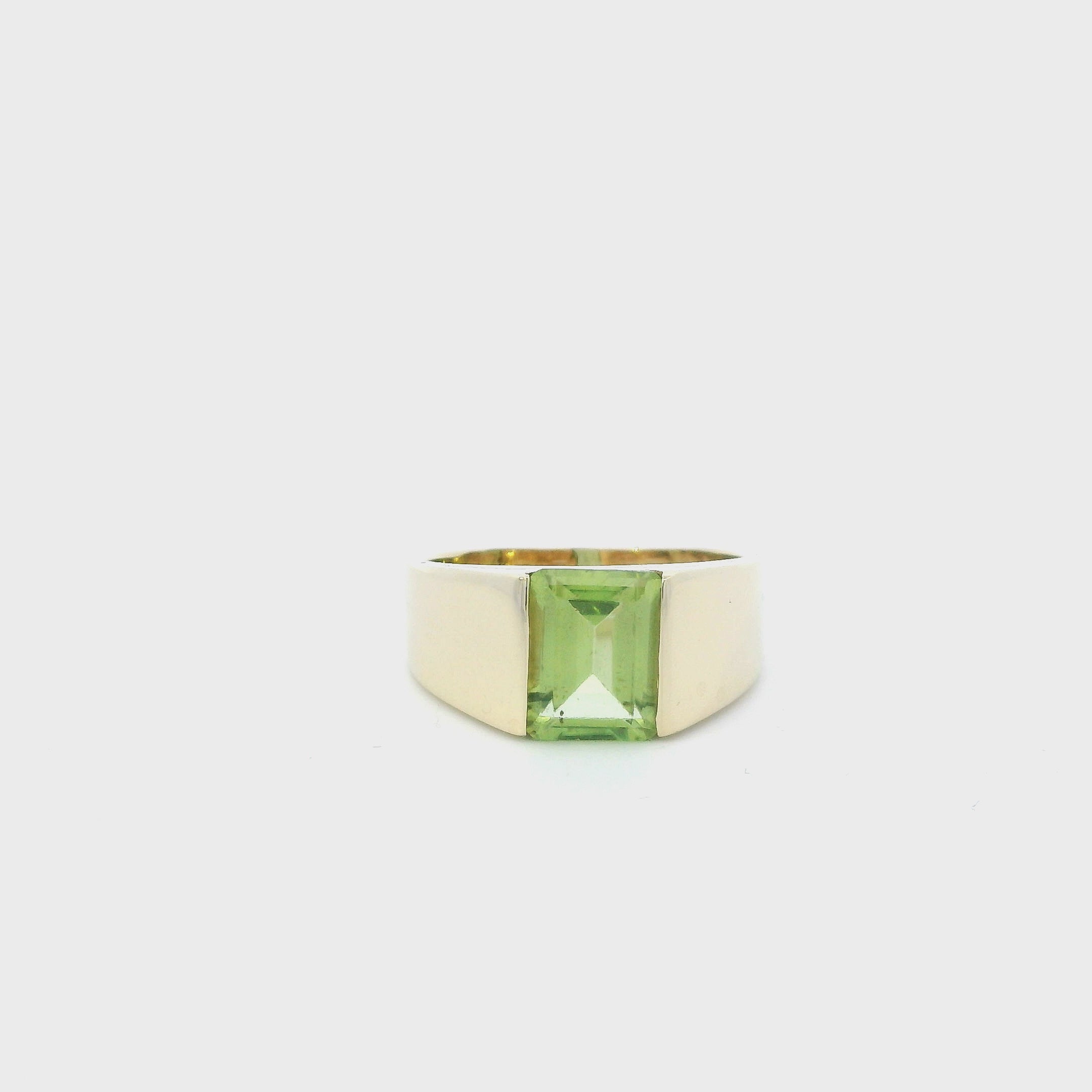 14K Yellow Gold Peridot Womens Ring