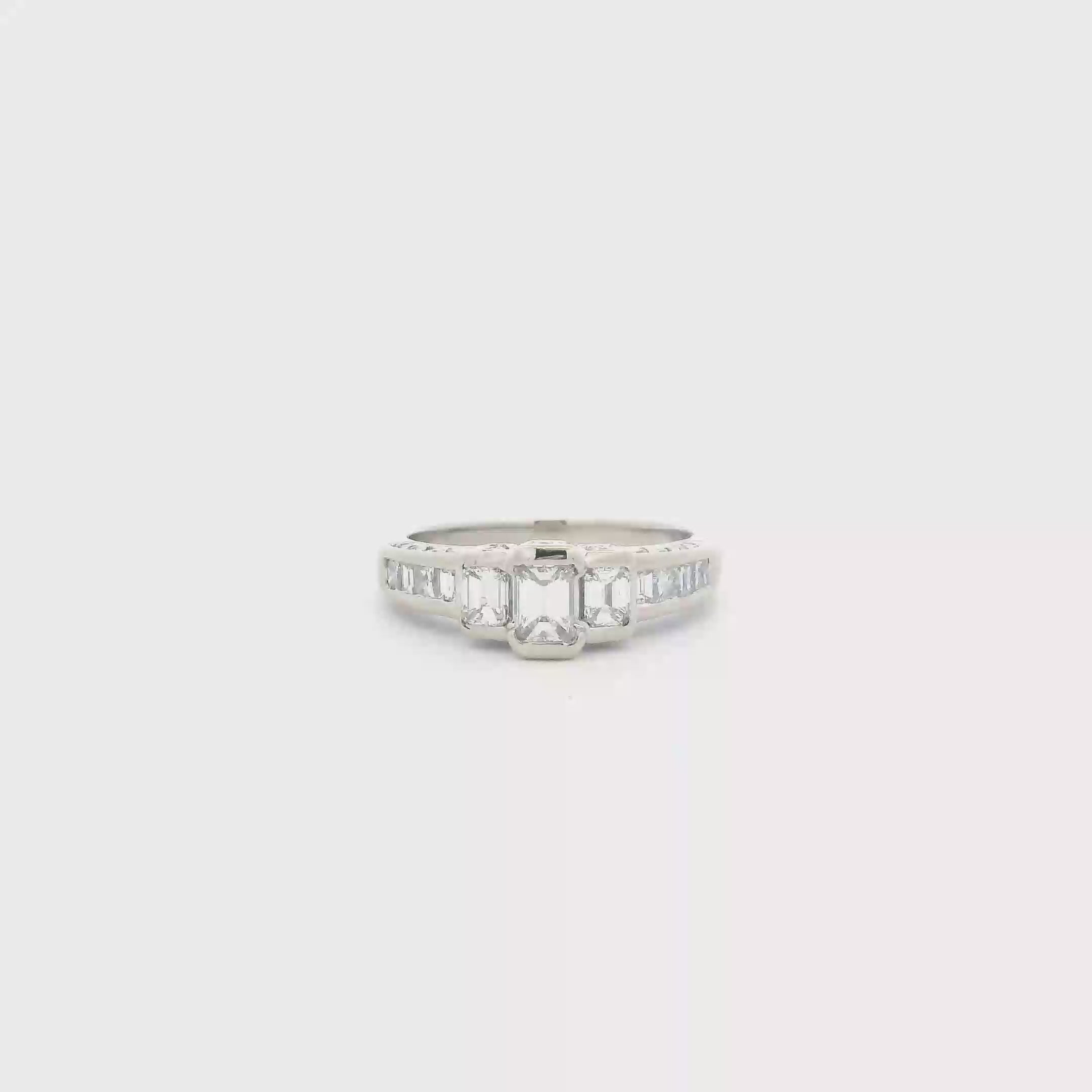 14K White Gold Diamond Women's Ring - 1.18ct