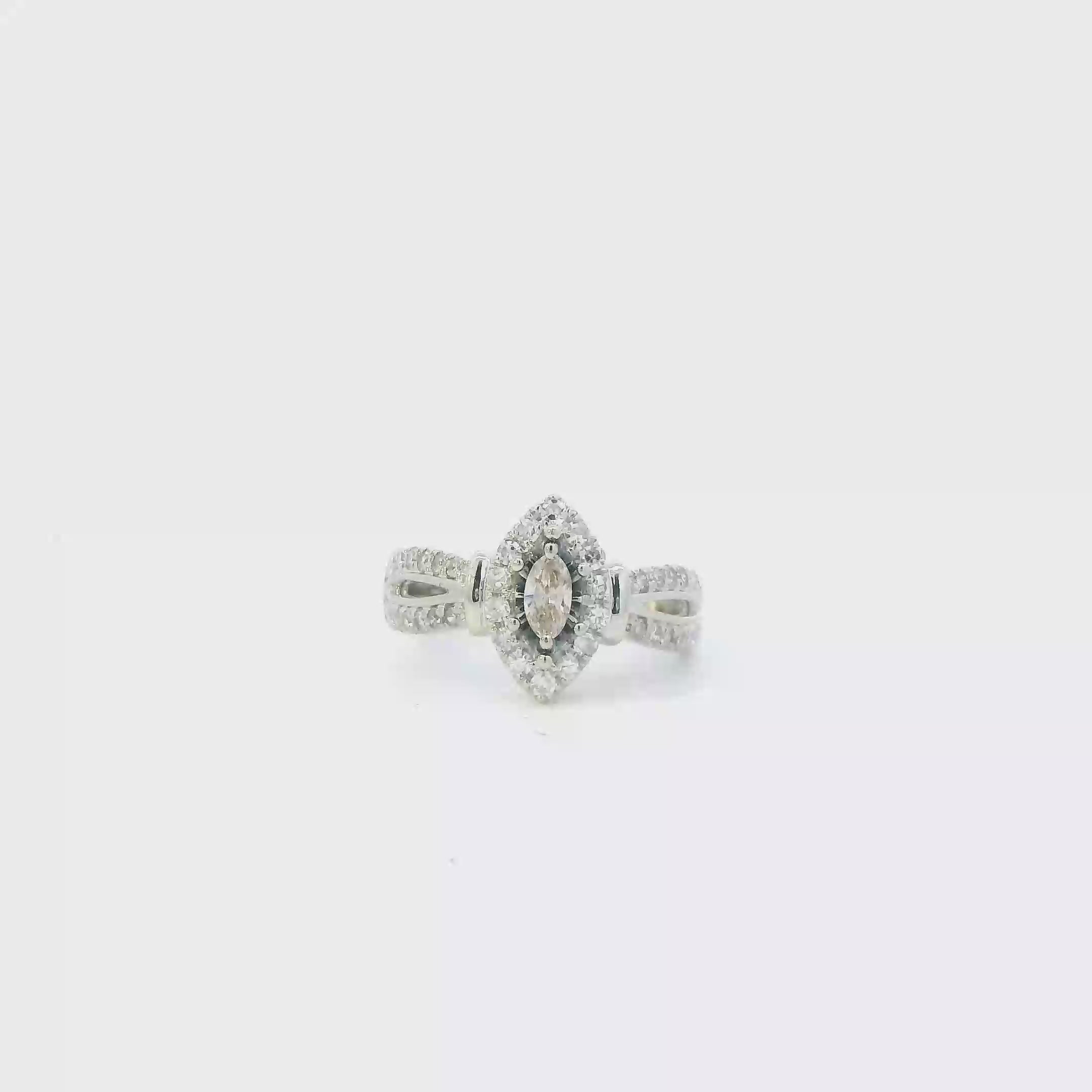 14K White Gold Diamonds Womens Ring - 0.64ct