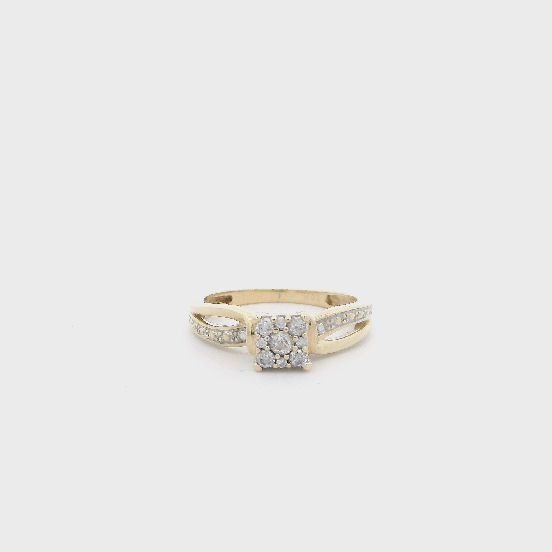 10K Yellow Gold Diamond Ring - 0.17ct