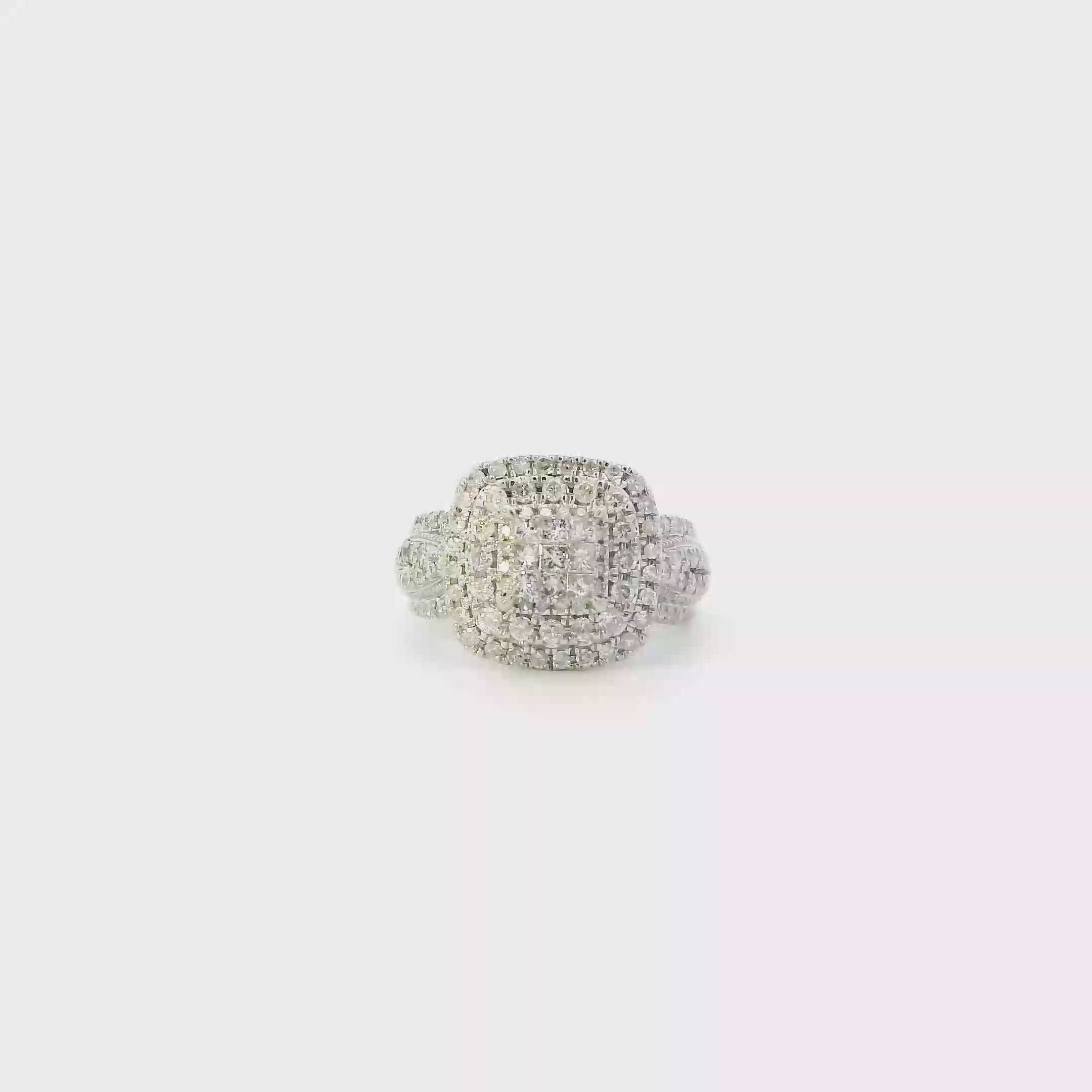 10K White Gold Diamond Womens Ring - 0.72ct