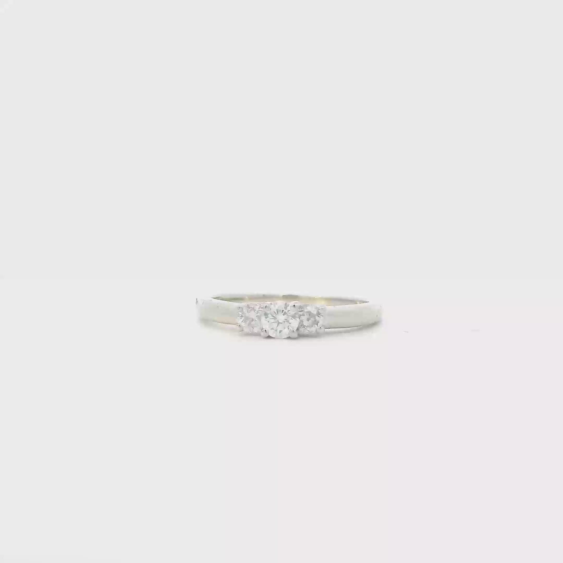 14K White Gold Diamonds Womens Ring - 0.53ct