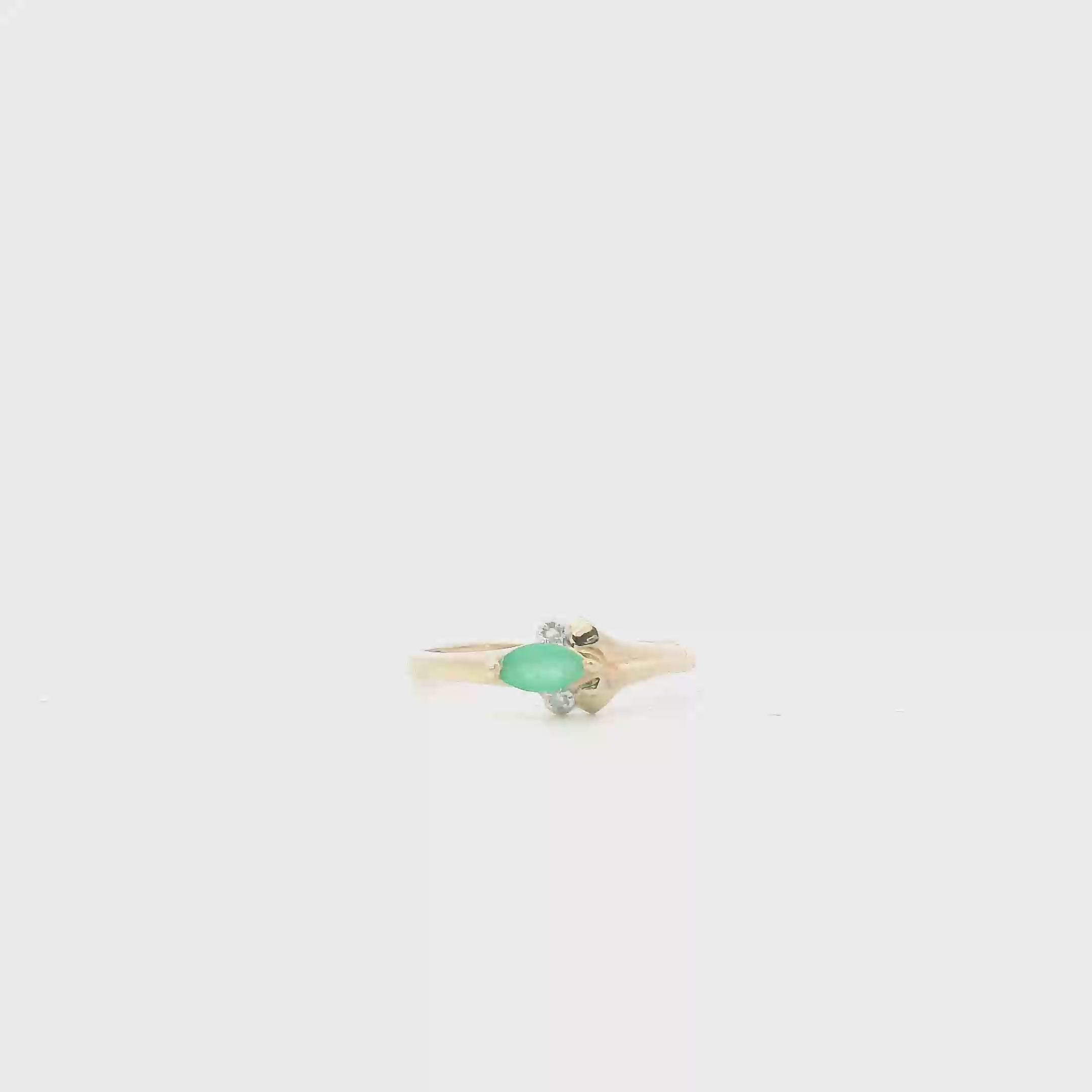 10K Yellow Gold Emerald & Diamonds Womens Ring - 0.01ct