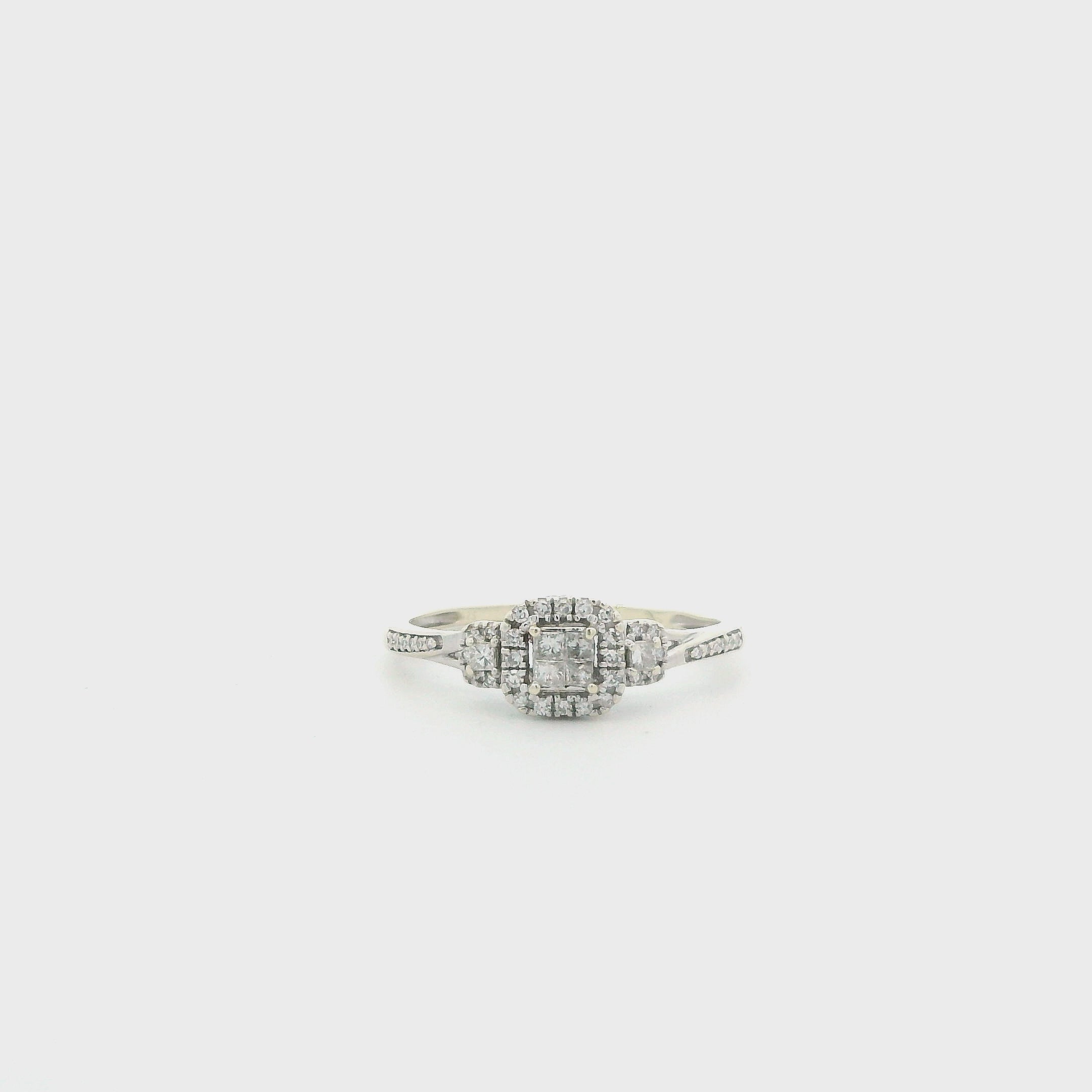 10K White Gold Diamond Women's Ring - 0.26ct