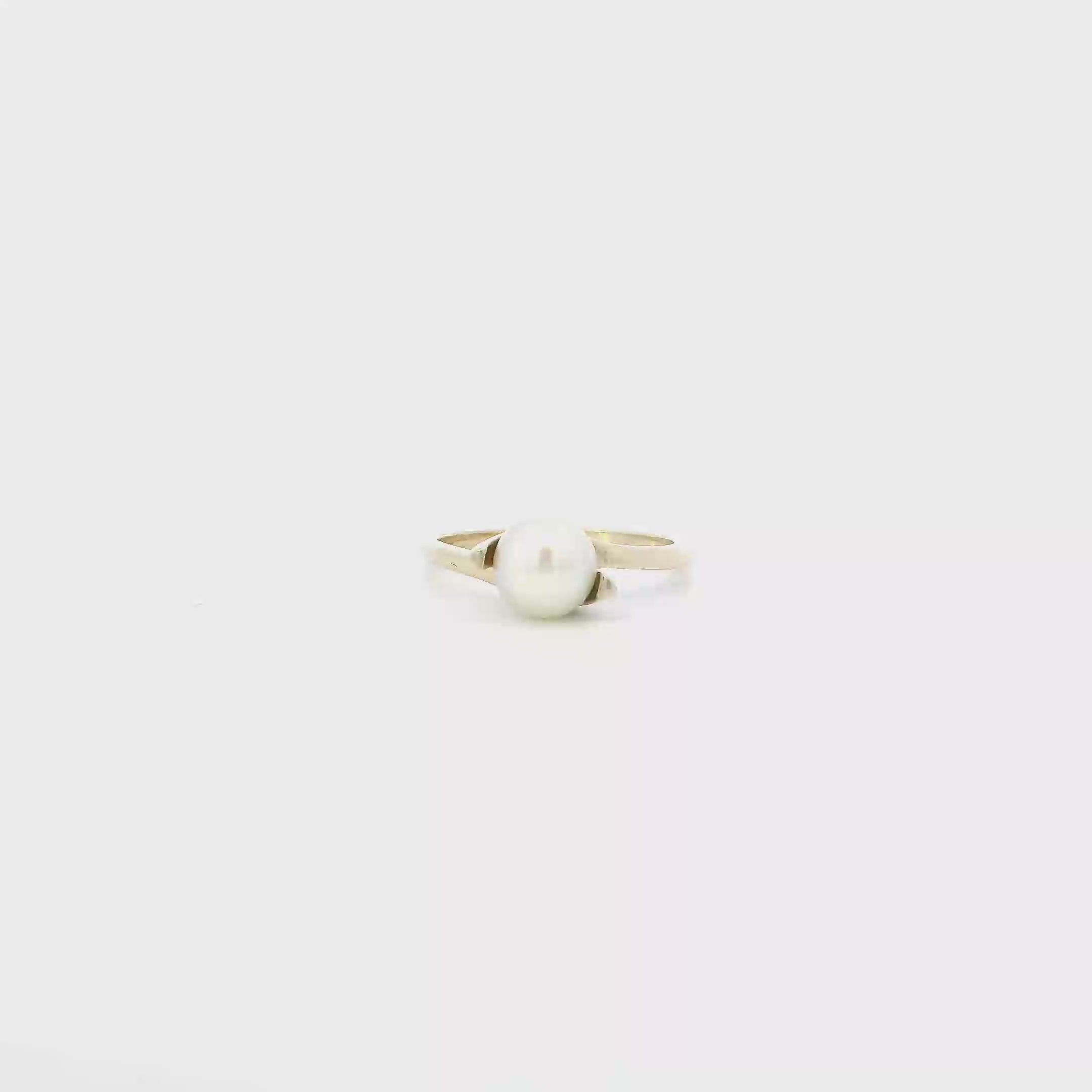 14K Yellow Gold Pearl Womens Ring
