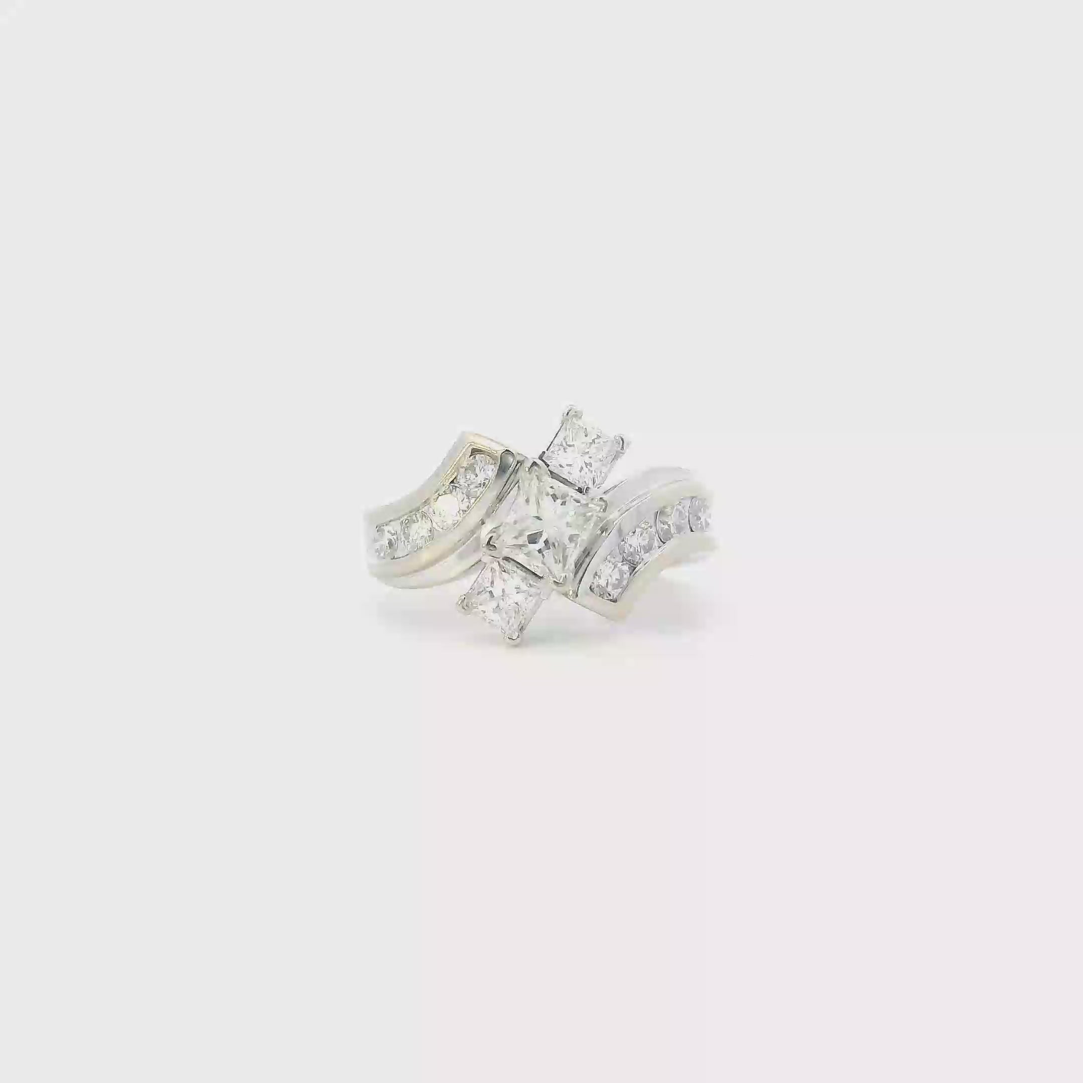 14K White Gold Diamonds Womens Ring - 1.74ct (IGI-33605464)