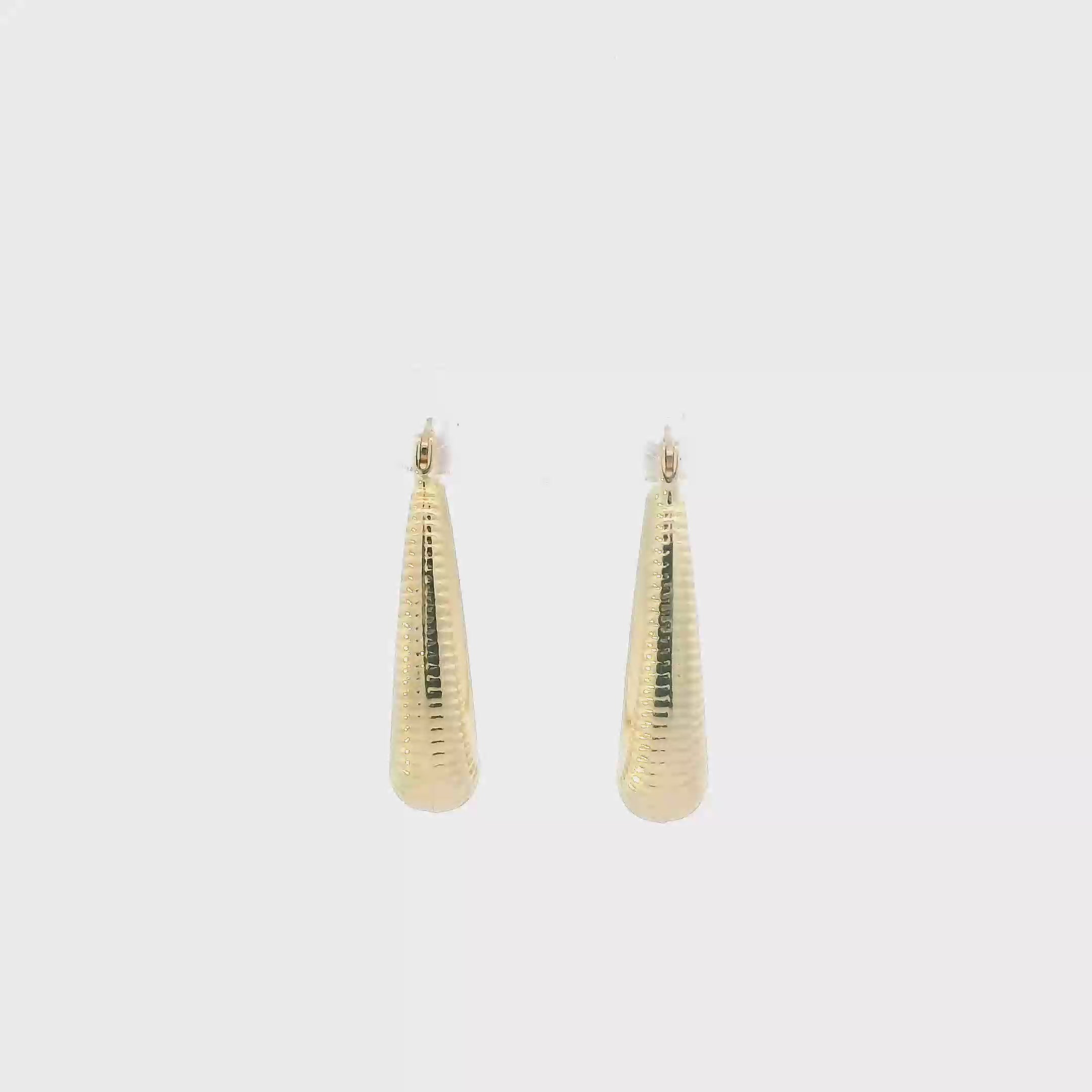 14K Yellow Gold Hollow Scalloped Hoop Earrings