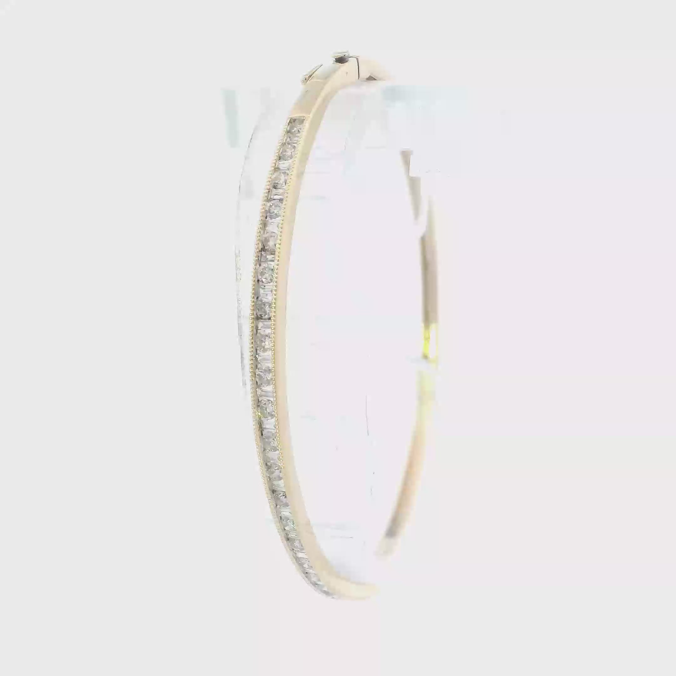 14K Yellow Gold Diamonds Bangle Bracelet - 0.65ct