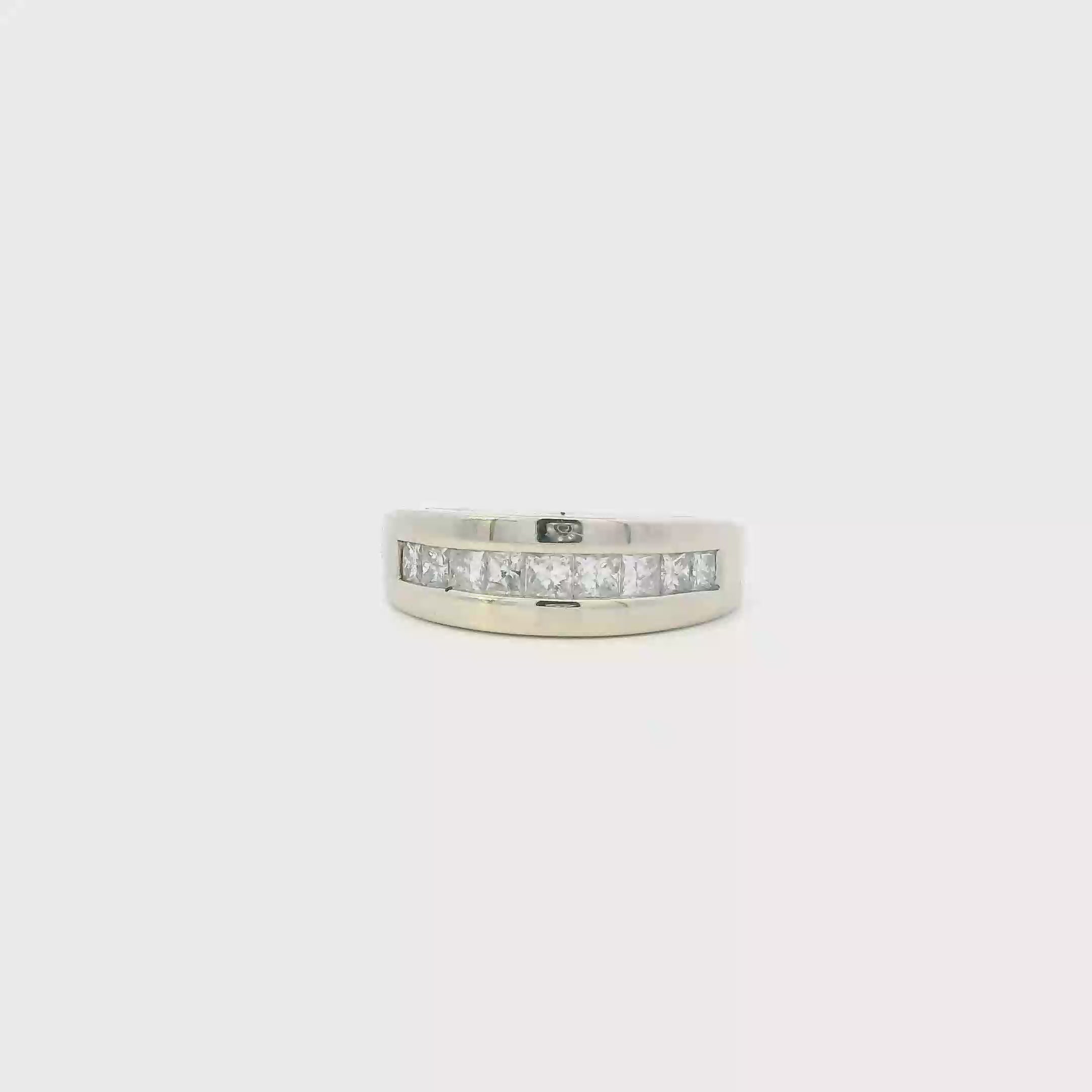 14K White Gold Diamond Women's Ring - 0.92ct