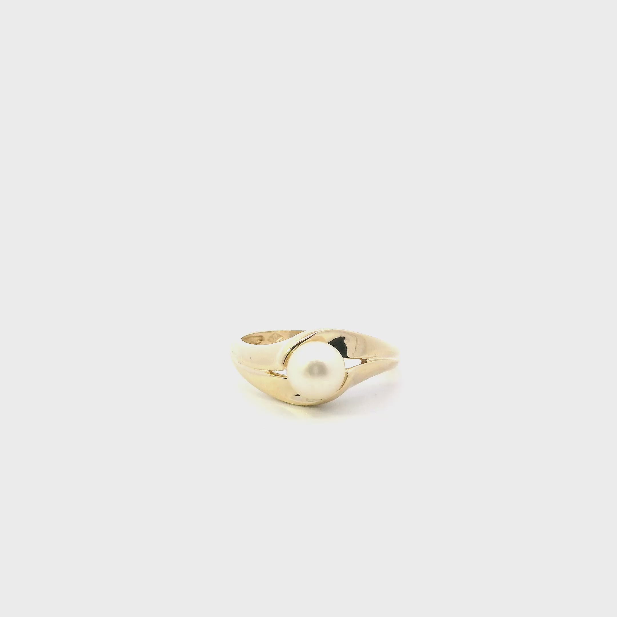 14K Yellow Gold Pearl Womens Ring