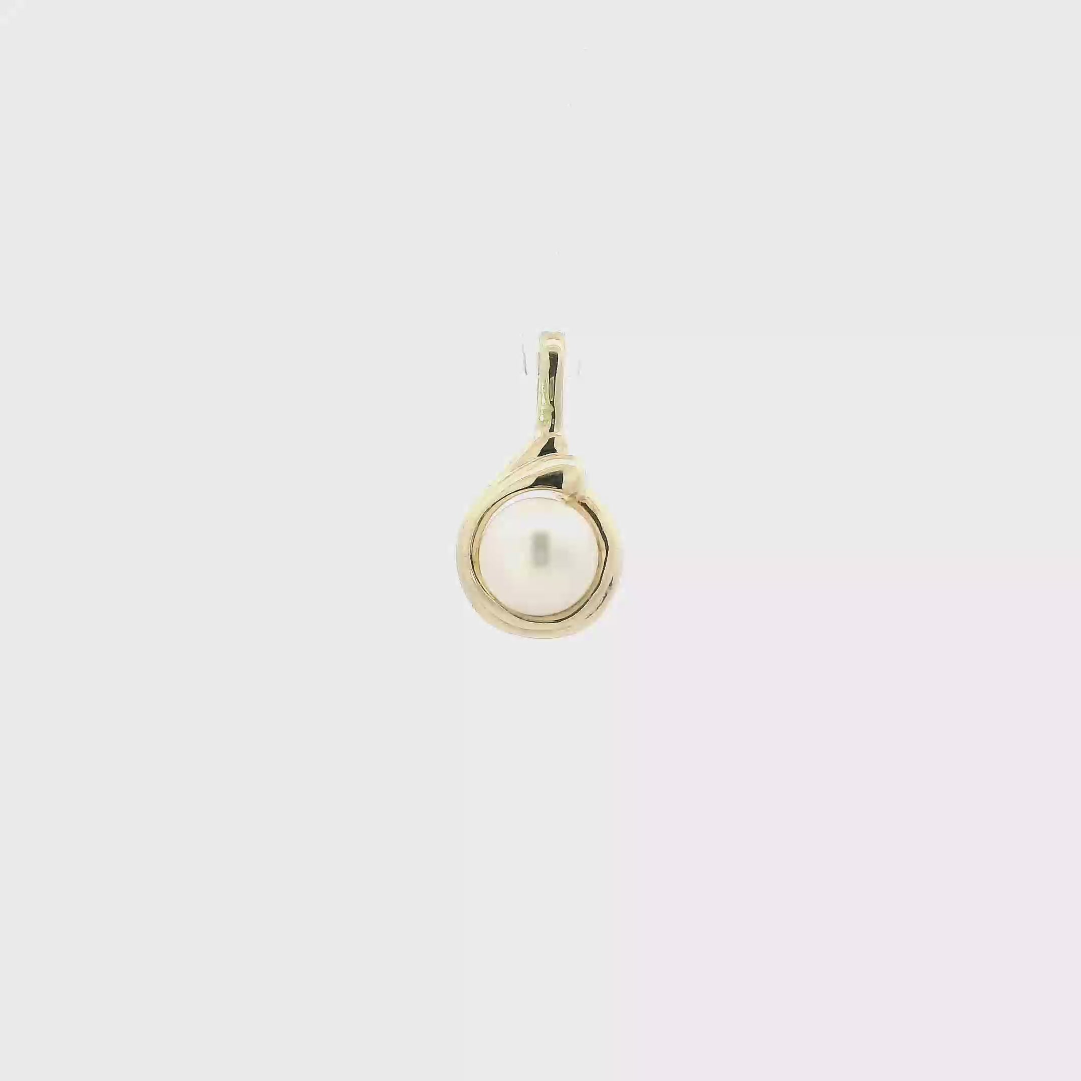 14K Yellow Gold Pearl Pendant