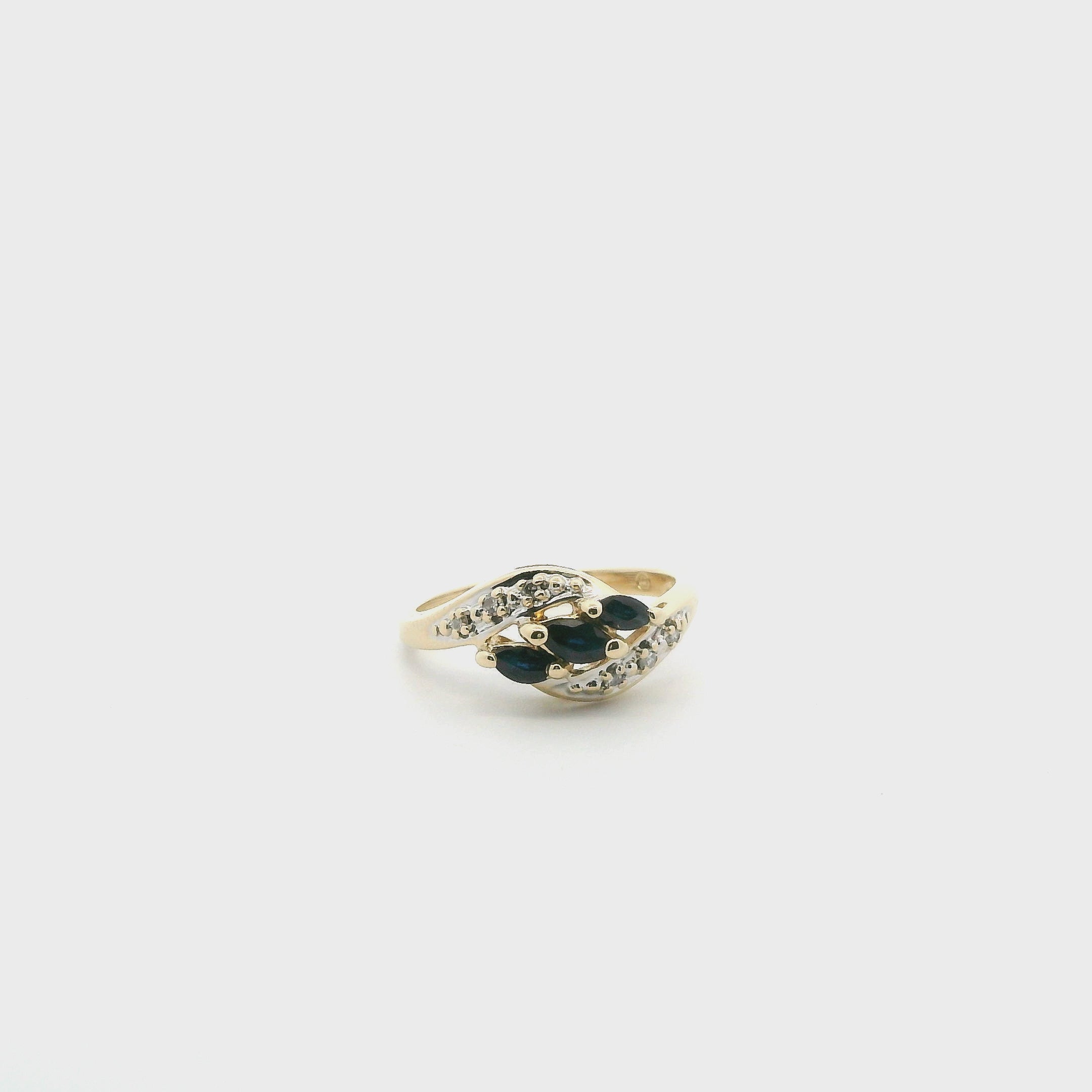 14K Yellow Gold Blue Sapphire & Diamond Womens Ring - 0.05ct