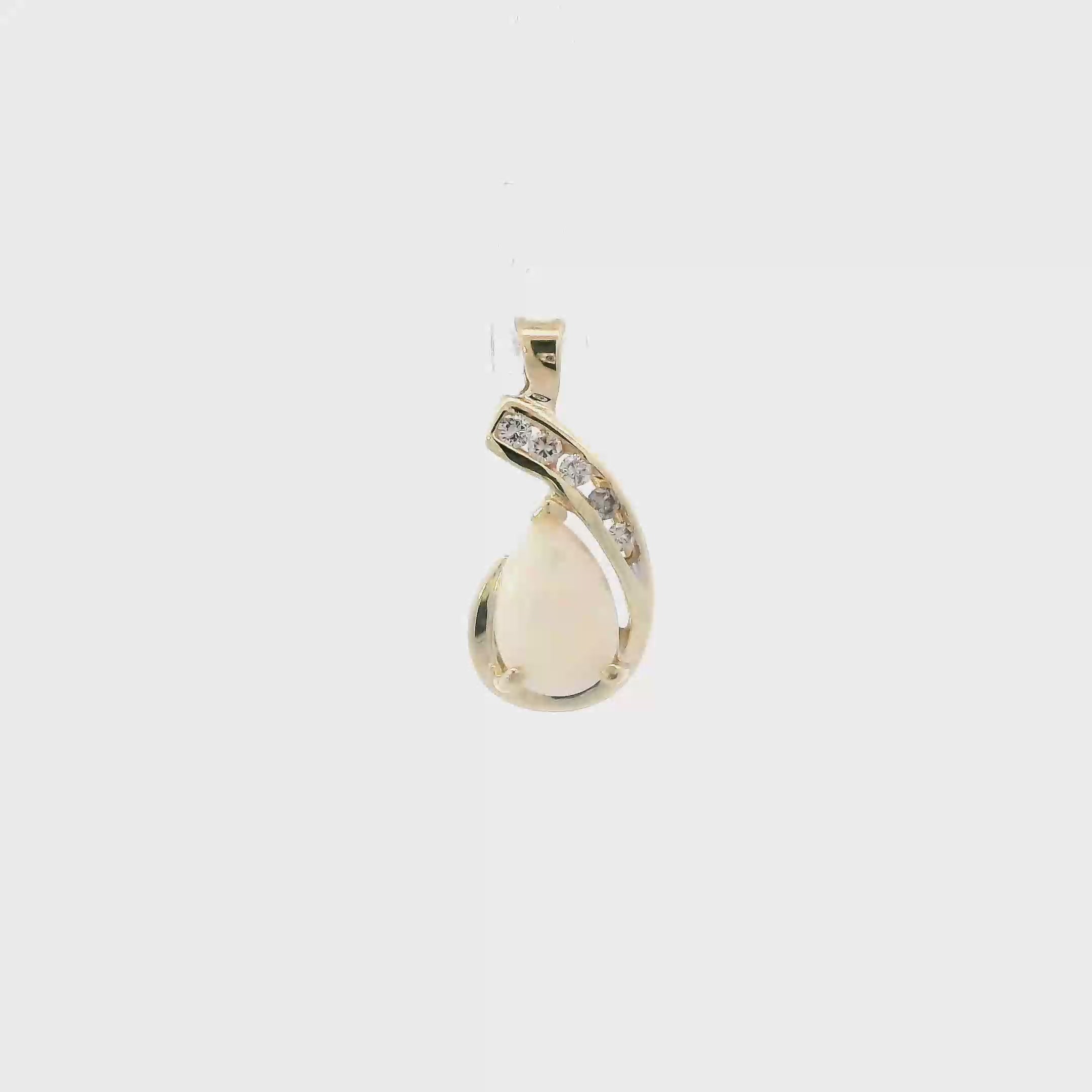 10K Yellow Gold Opal & Diamond Pendant - 0.06ct