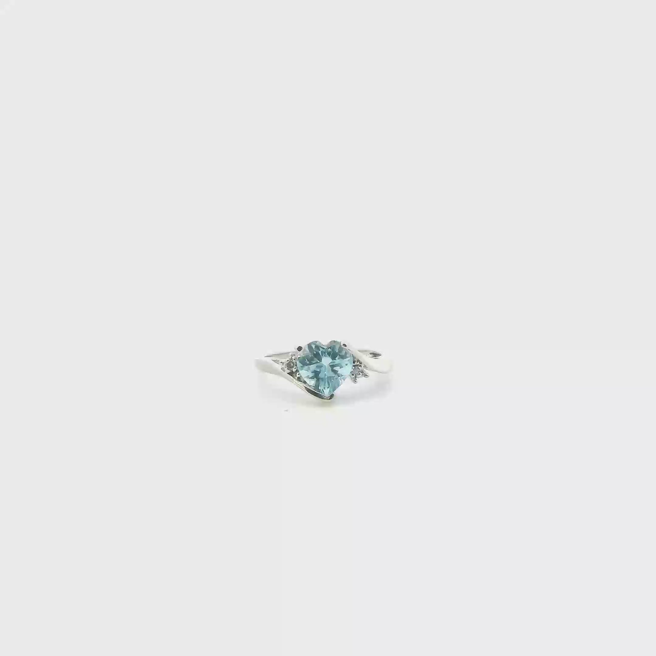 10K White Gold Aquamarine Heart Womens Ring