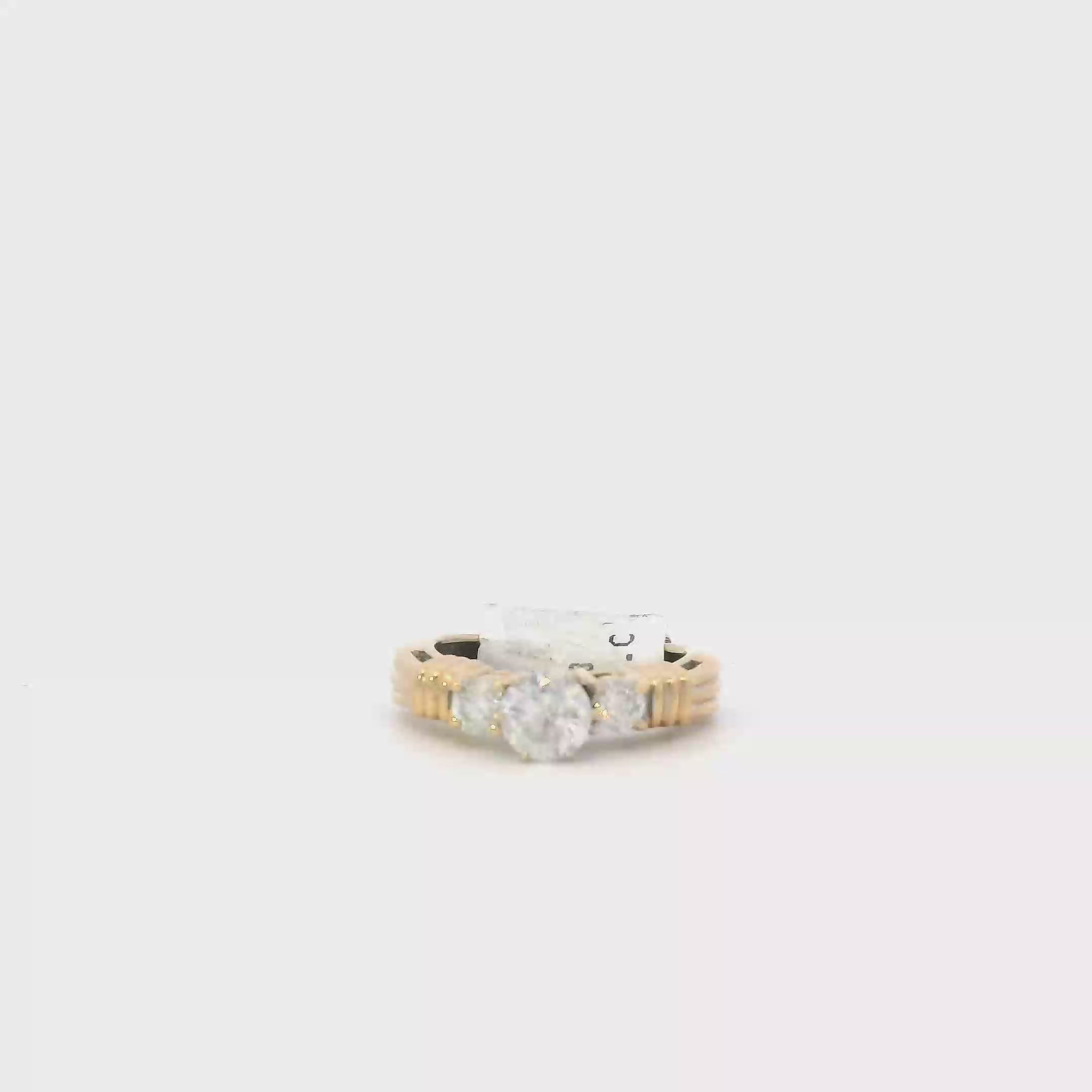 14K White Gold Women's Diamond Ring - 0.83ct
