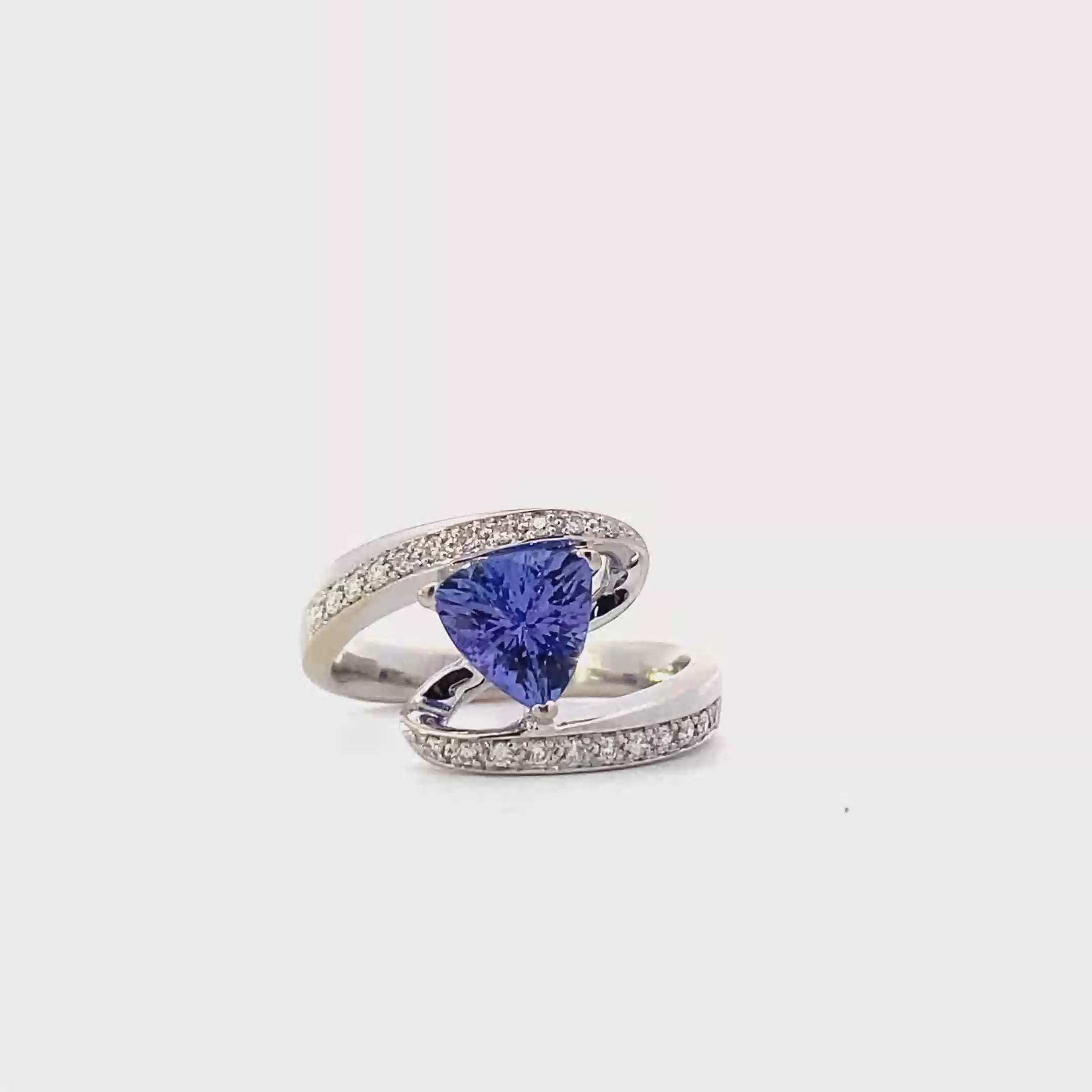 14K White Gold Tanzanite & Diamond Women's Ring - 0.15ct