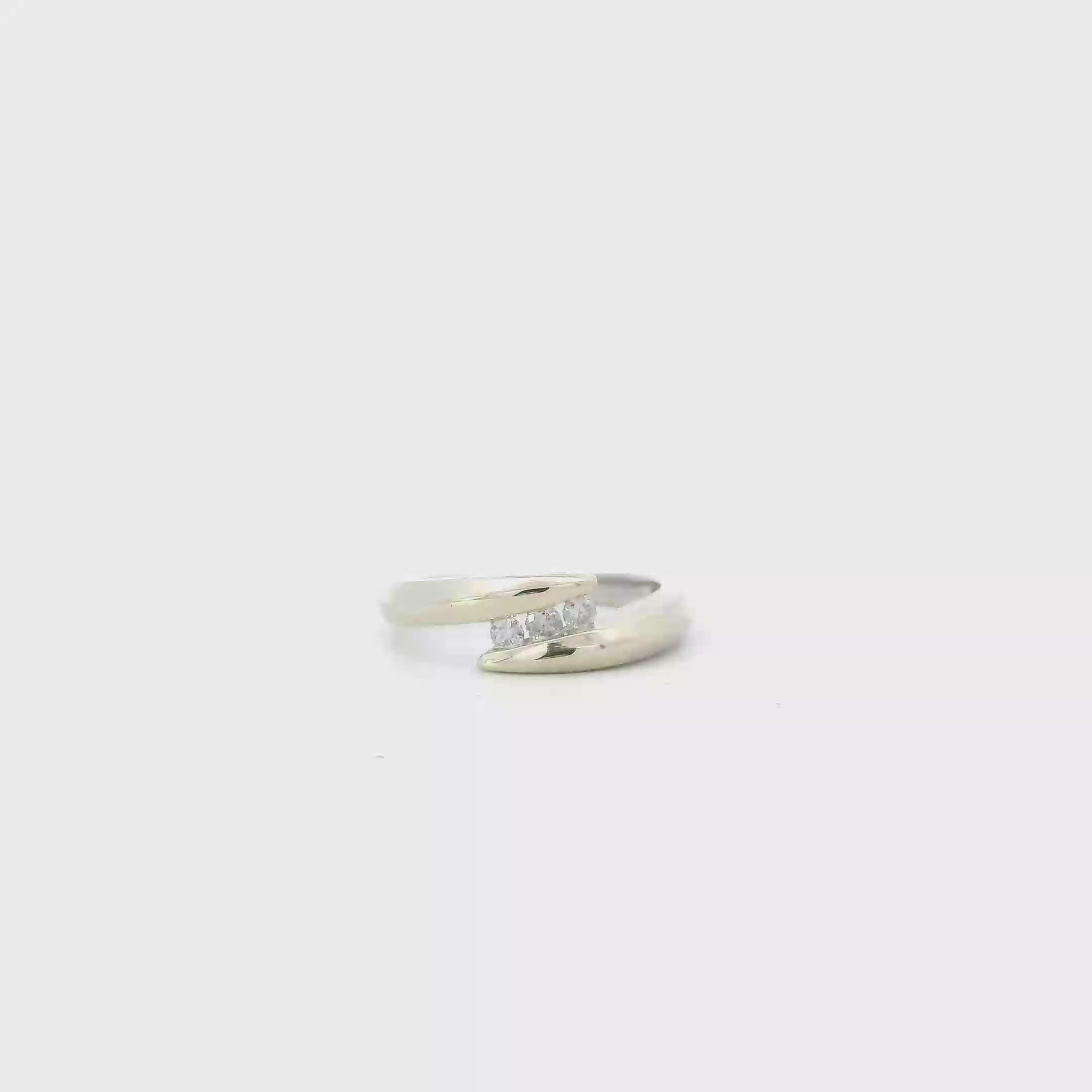 14K White Gold Diamond Womens Ring - 0.15ct