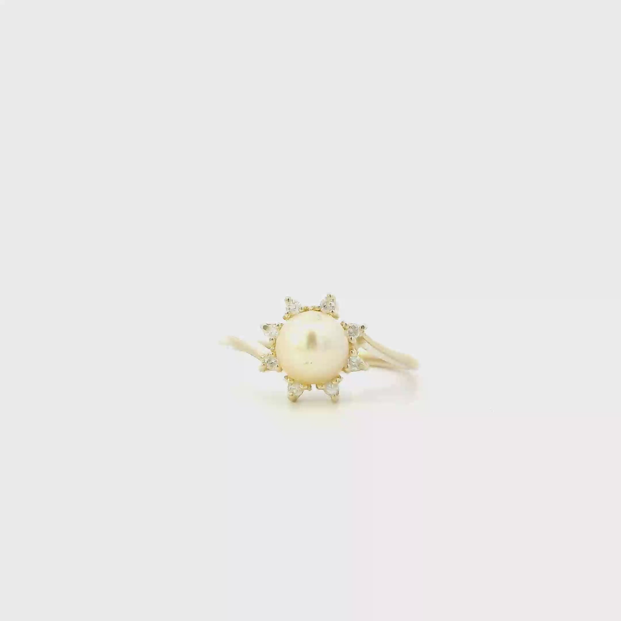 14K Yellow Gold Pearl Diamond Ring - 0.11ct