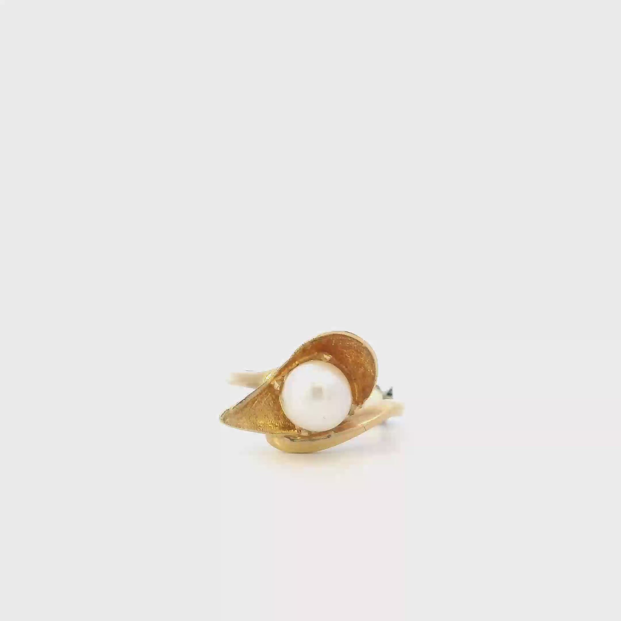 14K Yellow Gold Akoya Pearl Women's Ring