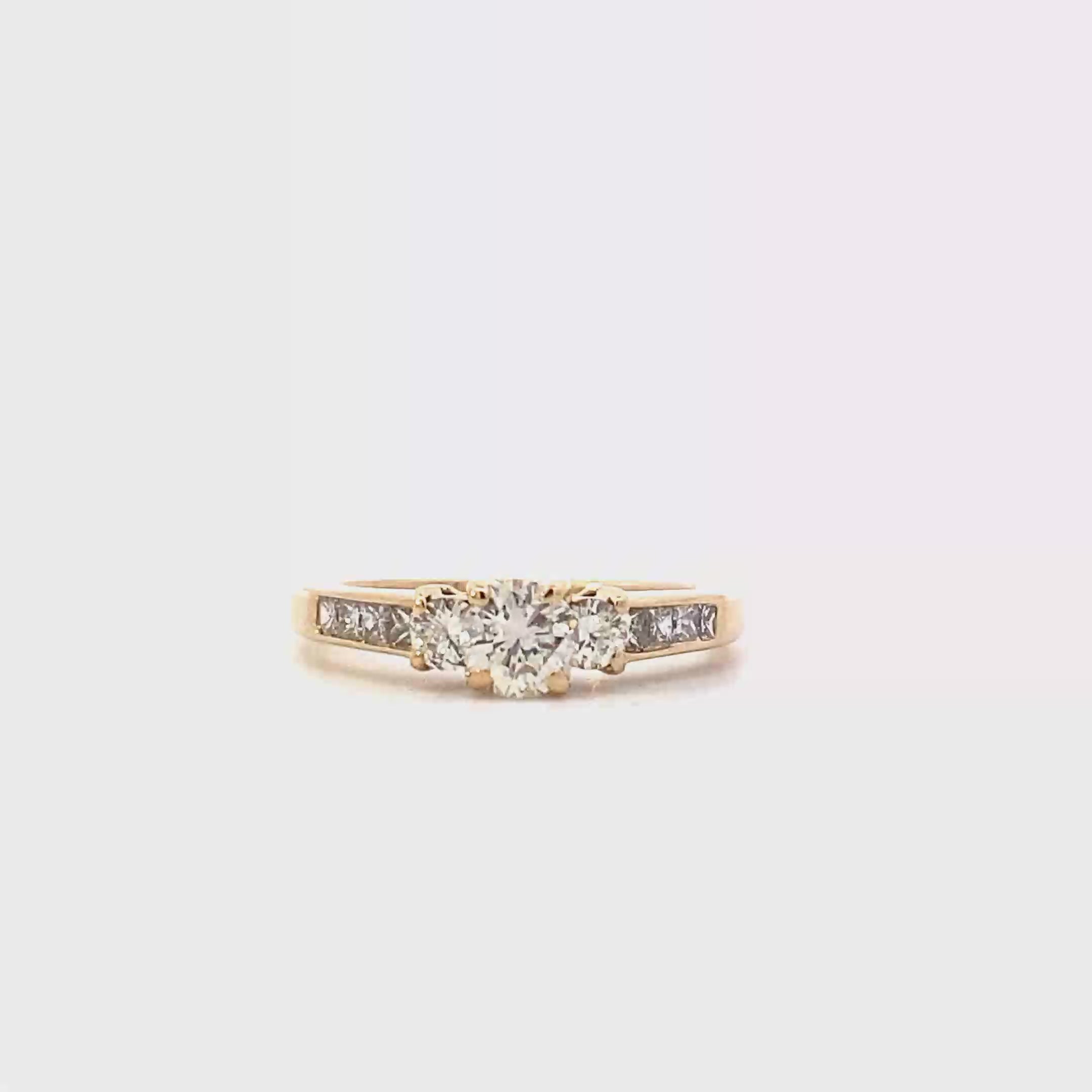 14K Yellow Gold Women's Diamond Ring - 0.85ct