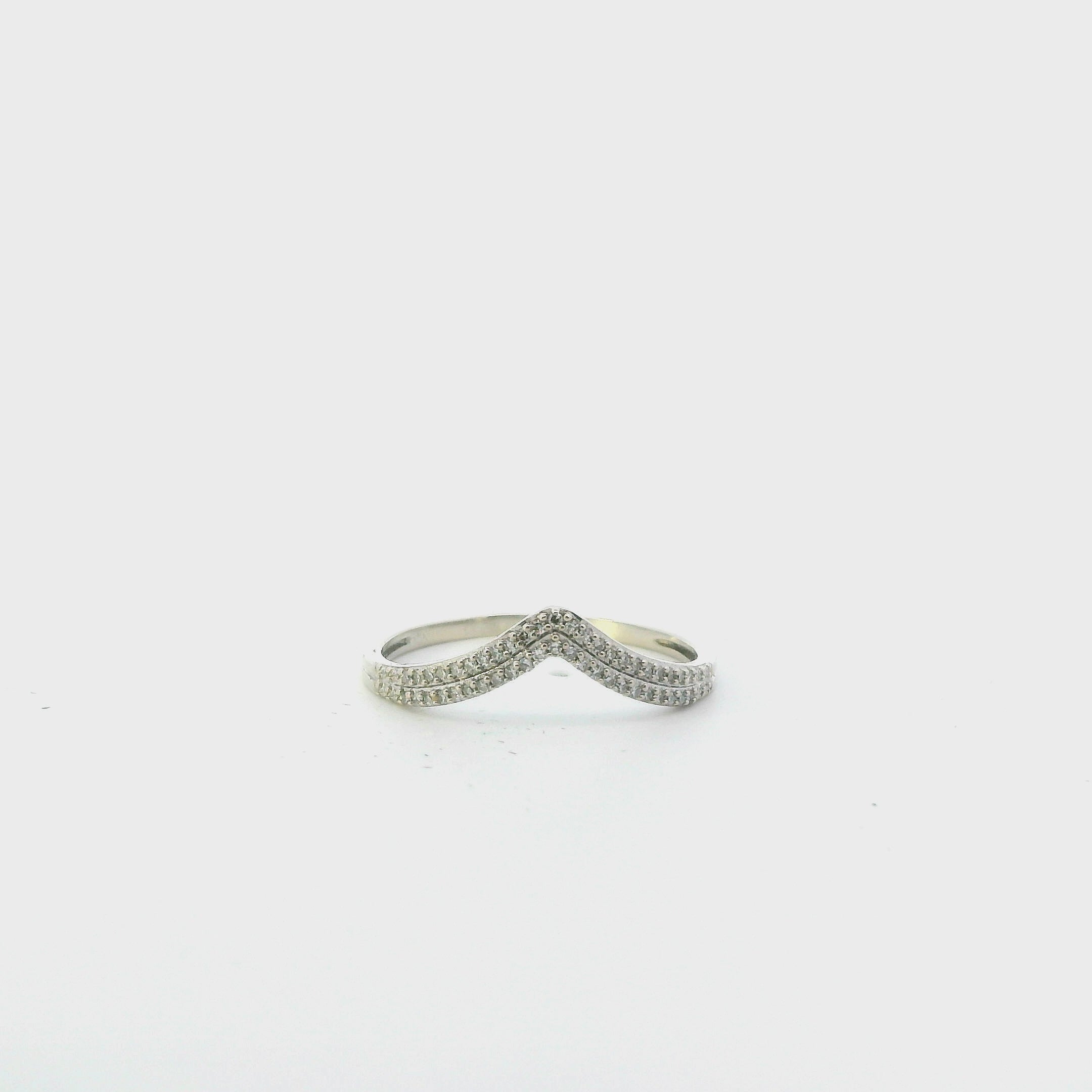 10K White Gold Diamond Women's Ring - 0.09ct