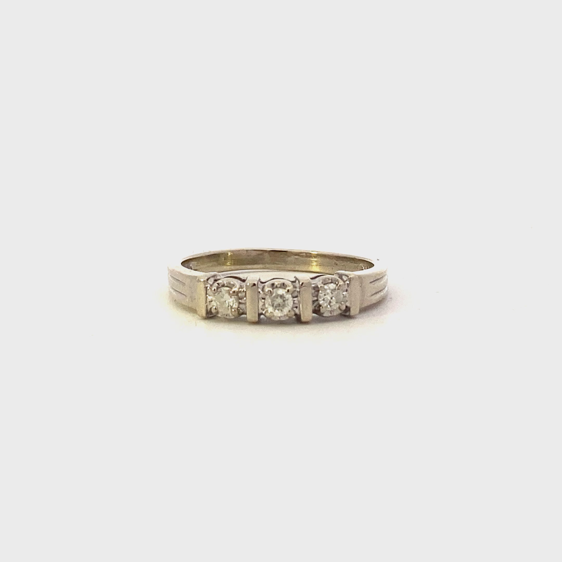 10K White Gold Diamond Ring - 0.15ct