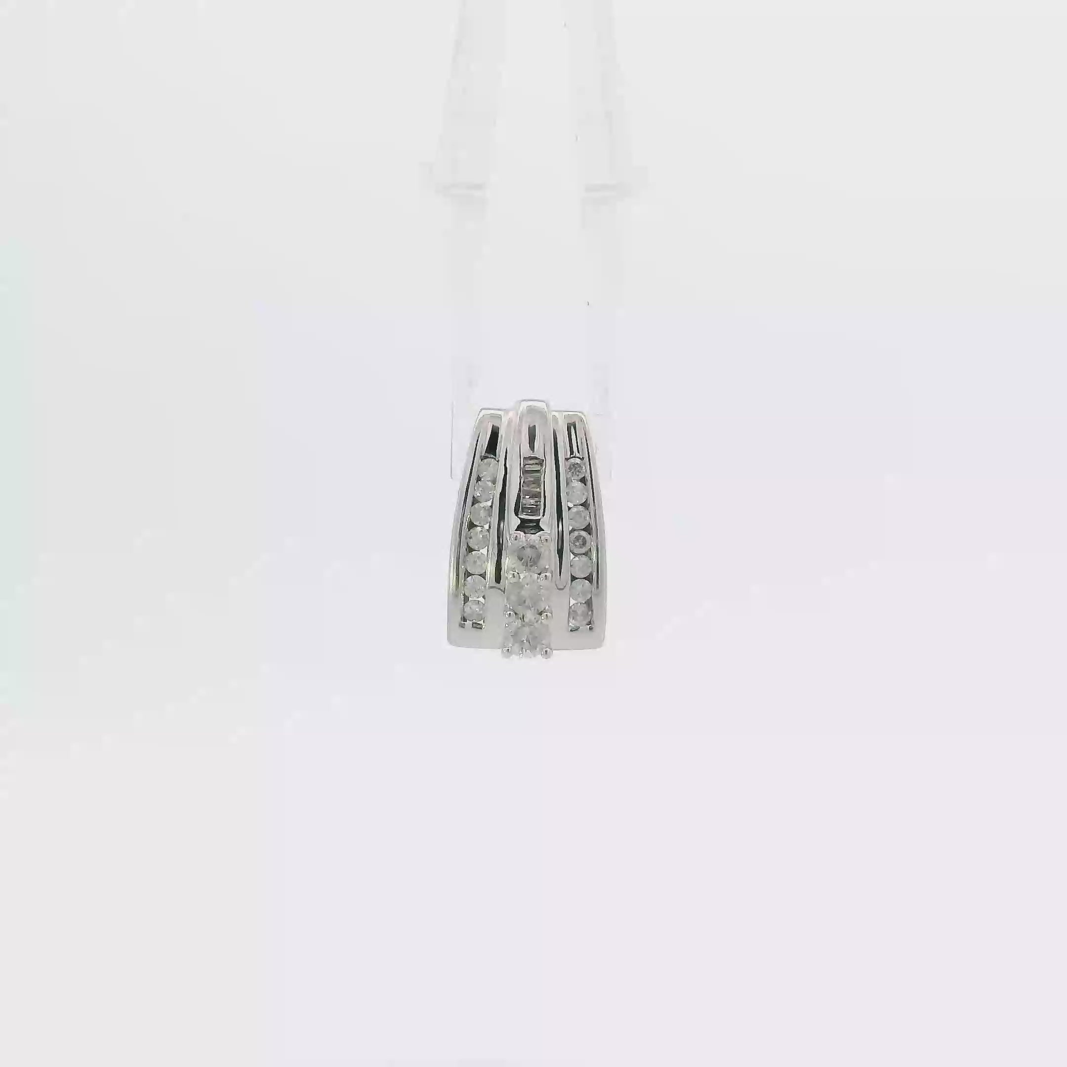 10K White Gold Diamond Pendant - 0.61ct