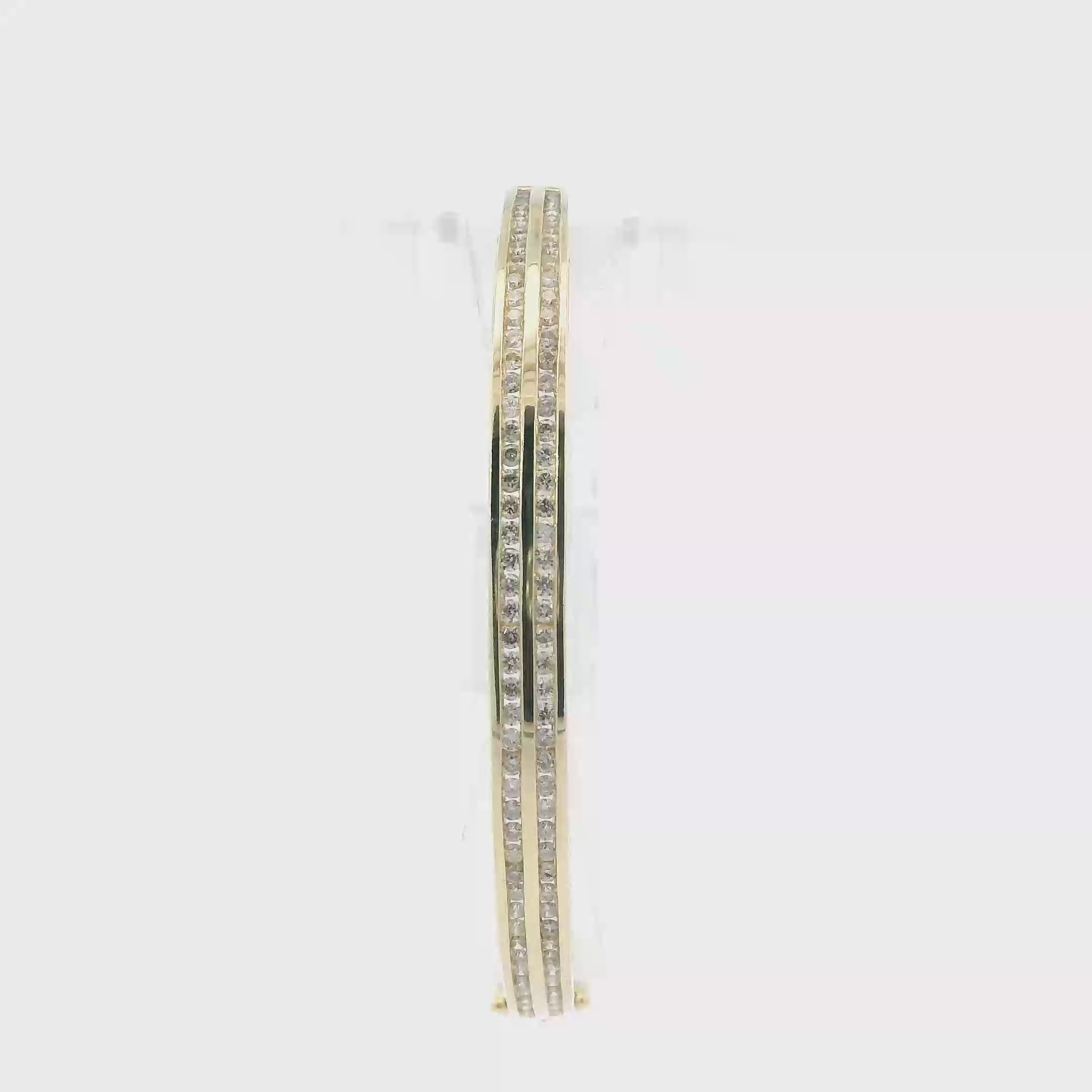 14K Yellow Gold Diamonds Bangle Bracelet - 1.10ct