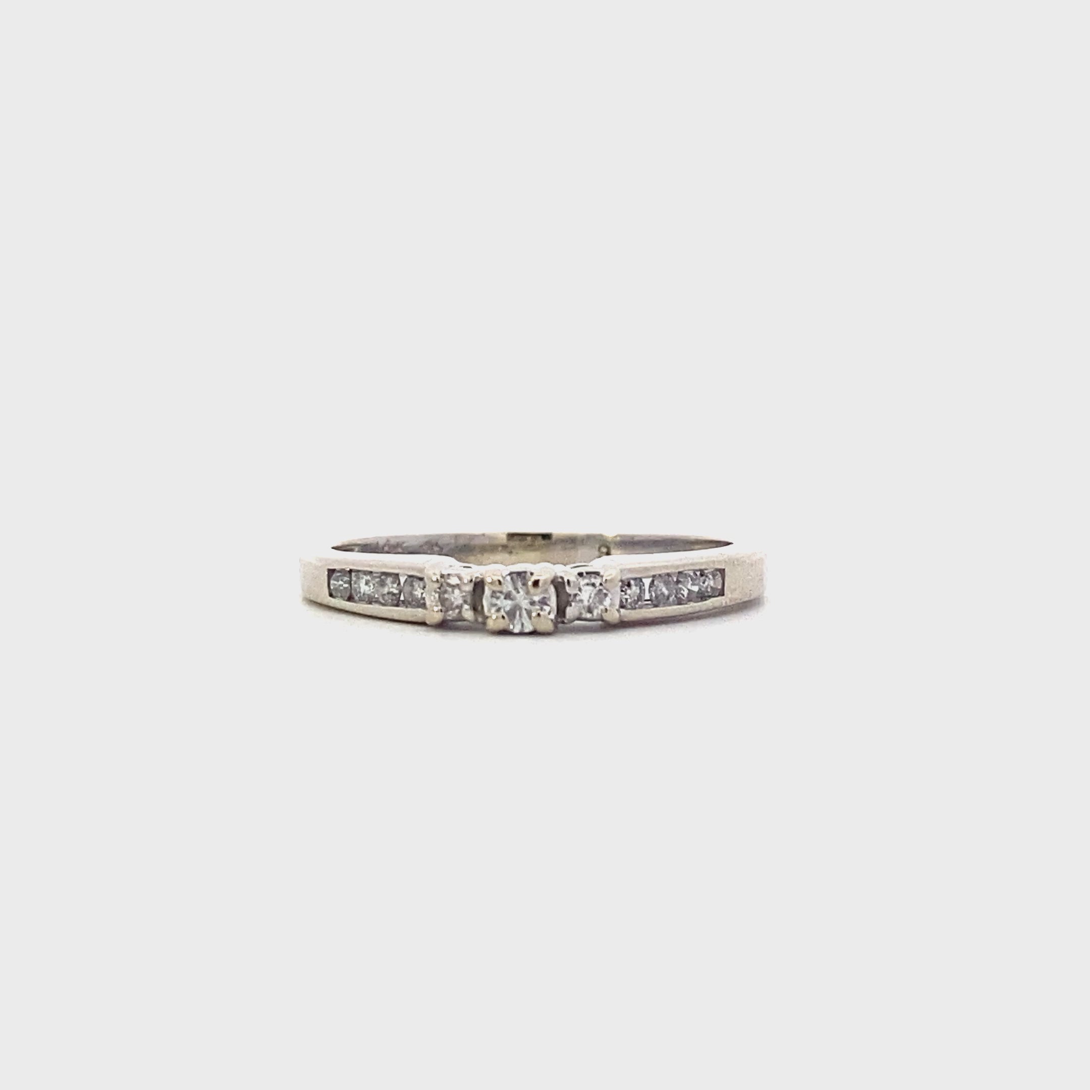 14K White Gold Diamond Ring - 0.20ct