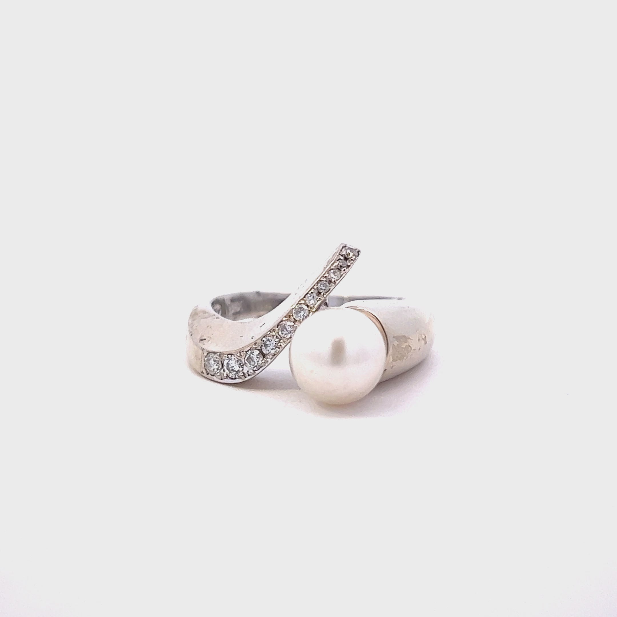 14K White Gold Akoya Pearl & Diamond Ring - 0.25ct